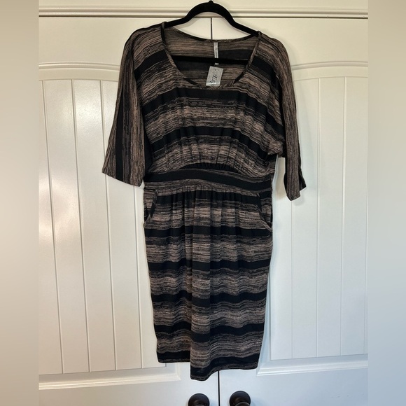 NWT Espresso Black/ Tan Striped Dress. Size XL. - Picture 1 of 7